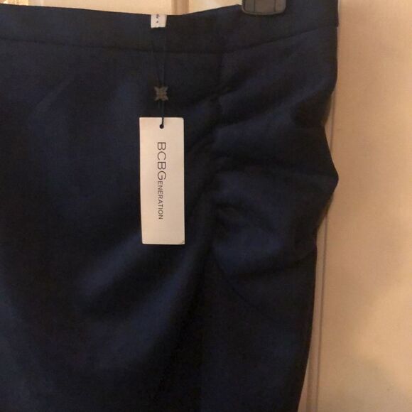 BCBG Generation Navy Shirred Wrap mini Skirt Size 4 Retail $68 - Picture 8 of 10